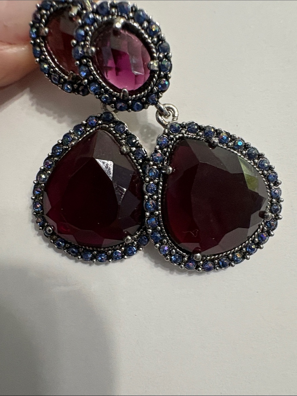 Elegant Women's Drop Earrings with Deep Burgundy Gemstones - Picture 3 of 3